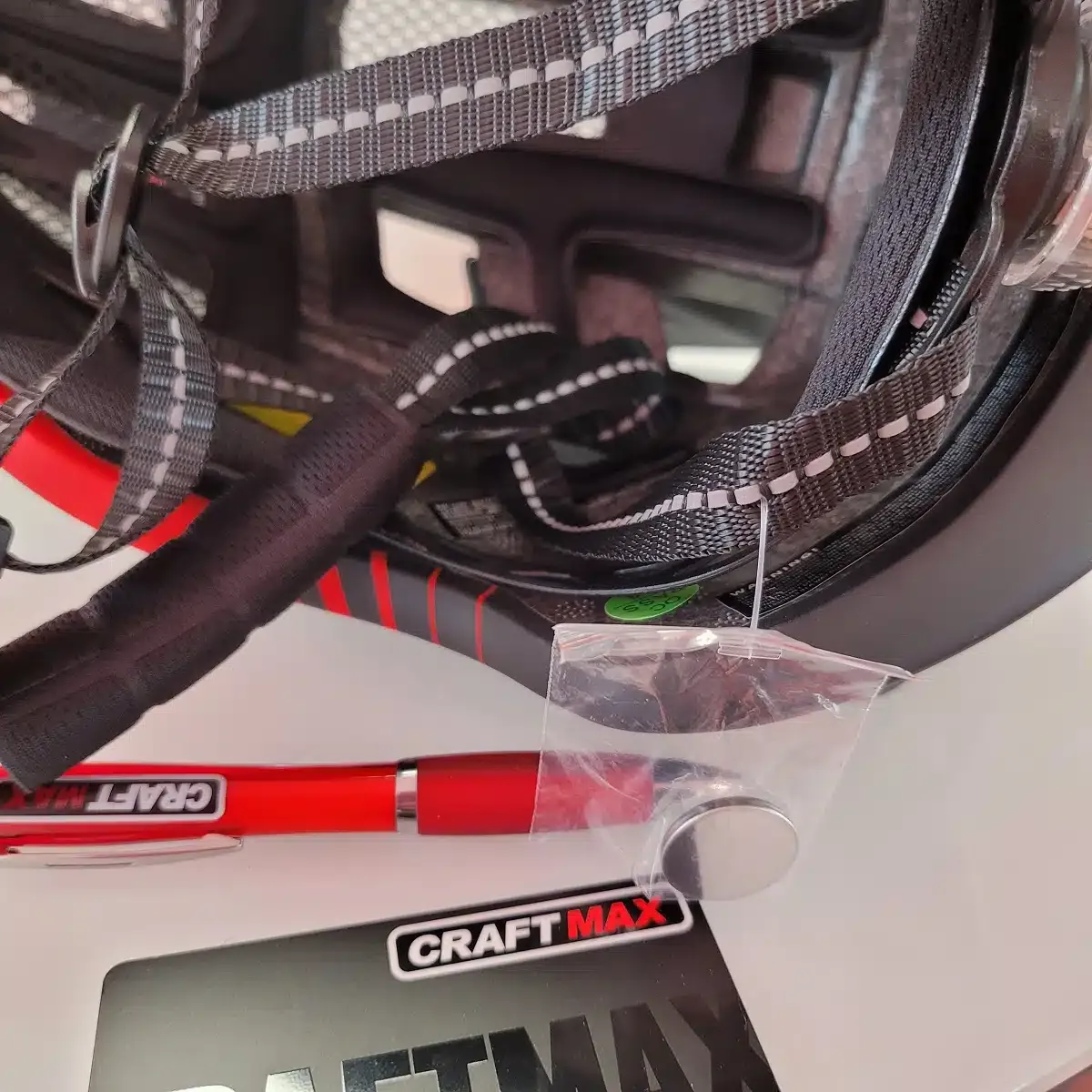 “vic red” MTB Fahrradhelm, atmungsaktiv mit 21 Belüftungskanäle mit abnehmbarer magnetischer Visier Schutzbrille + LED Rücklicht – für Erwachsene – Bild 8