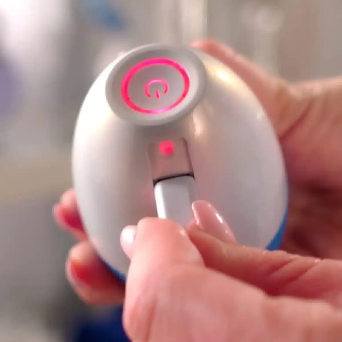 PediVac® Pro Hornhautentferner Fußpflegegerät inkl. Saugfunktion, LED-Licht, Aufsätze grob – fein – Bild 8
