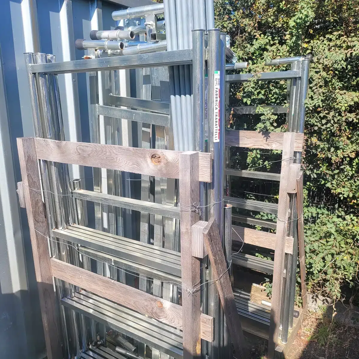 Rollgerüst zu vermieten: Arbeitshöhe 7,35m, Plattform 160x80cm Schnell-& Leichtbauweise – Bild 9