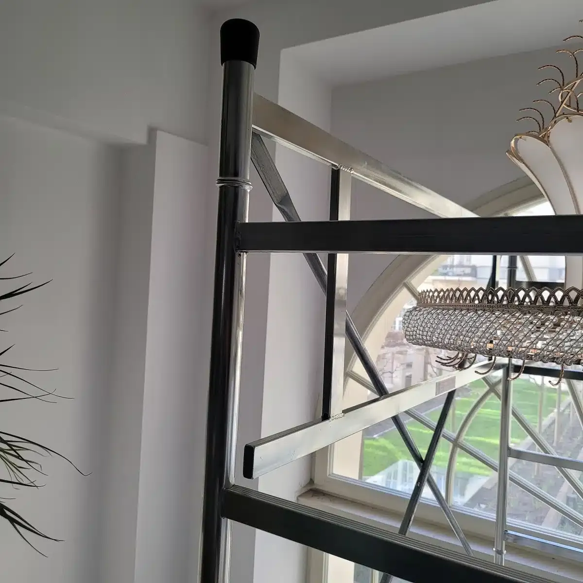 Rollgerüst zu vermieten: Arbeitshöhe 7,35m, Plattform 160x80cm Schnell-& Leichtbauweise – Bild 3